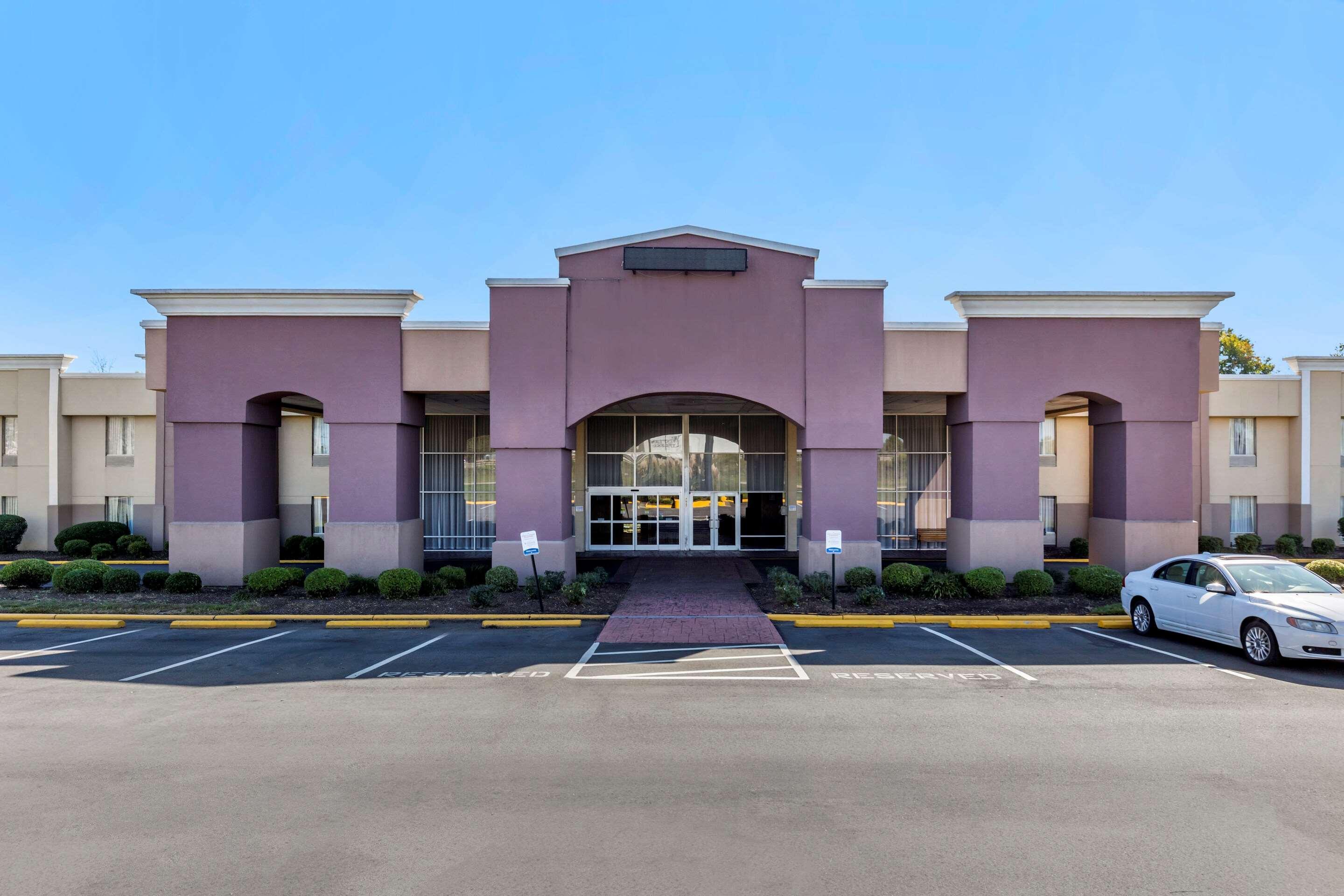 Quality Inn & Suites - Greensboro-High Point Exterior photo